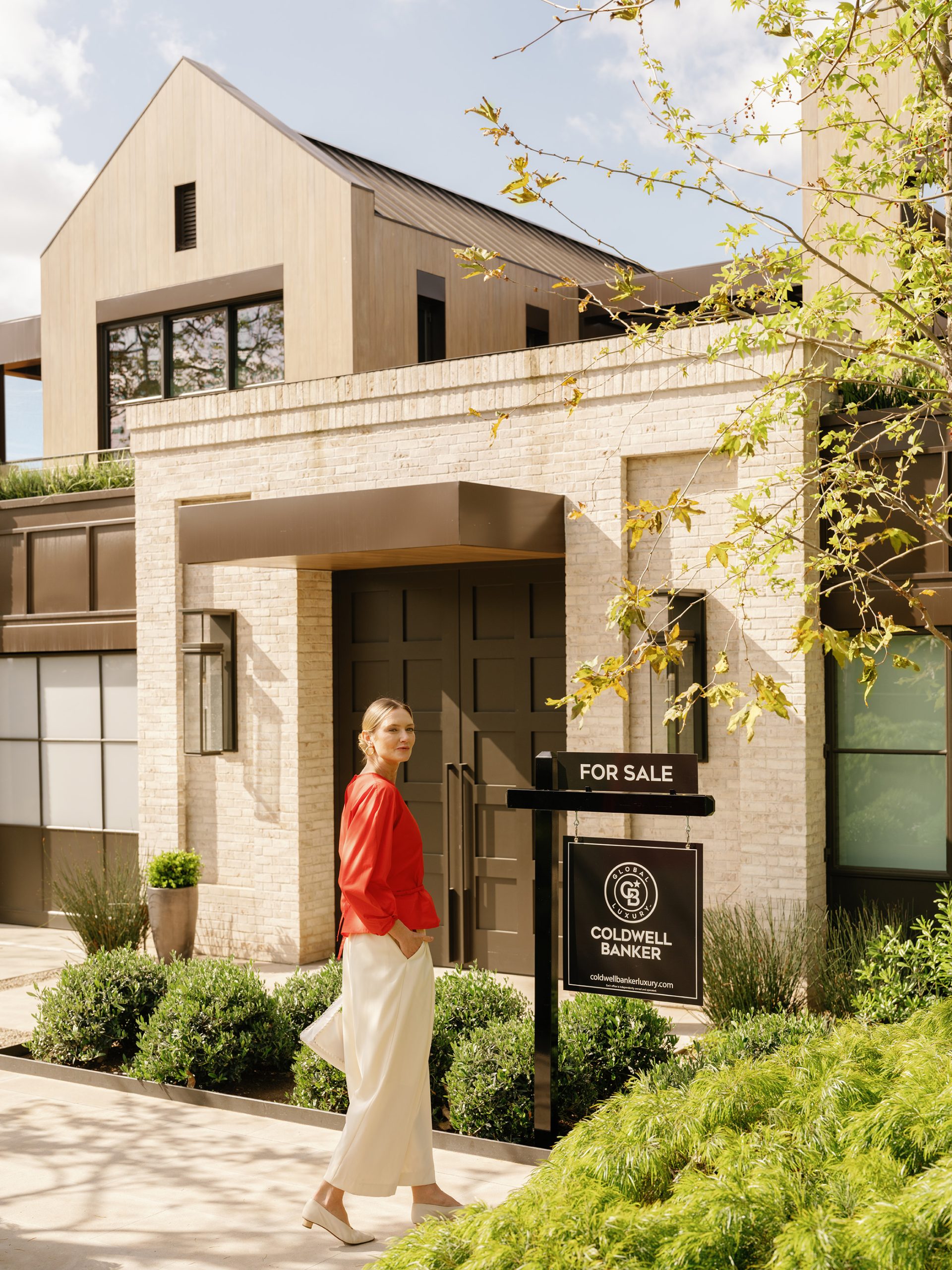 Exterior - Luxury - Agent Alone